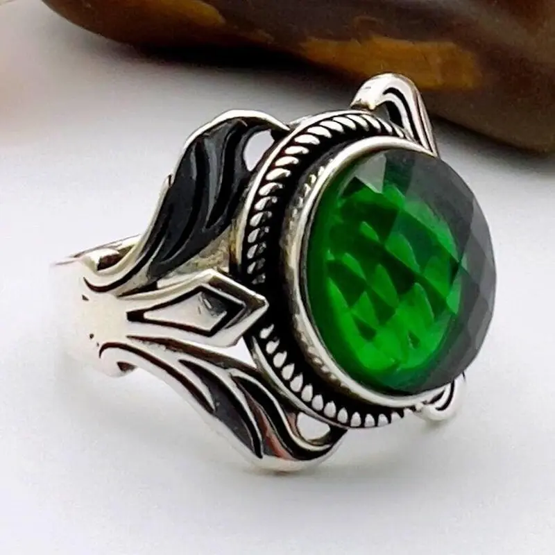 Exquisite Handcrafted 925 Sterling Silver Oval Green Emerald Unisex Ring