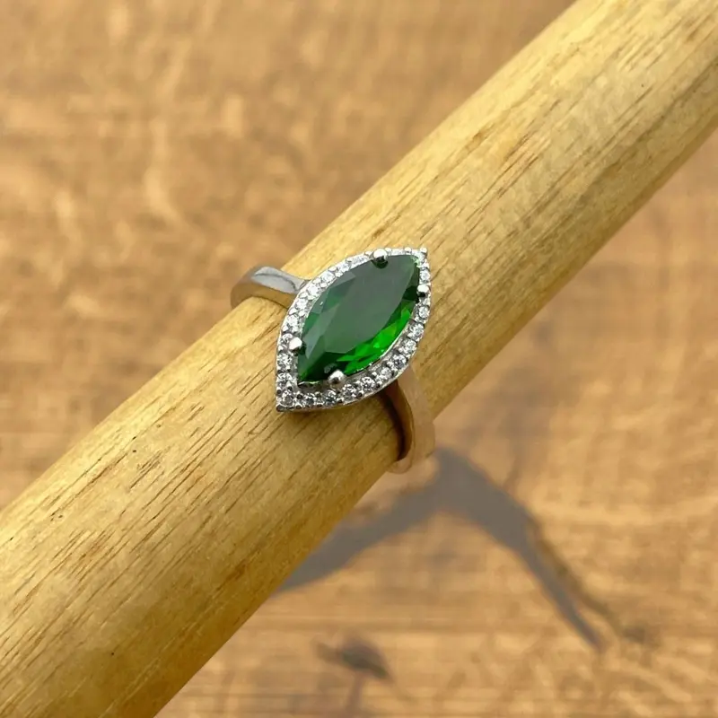 Handmade 925 Sterling Silver Emerald Ring for Women - Minimalist & Elegant Gift