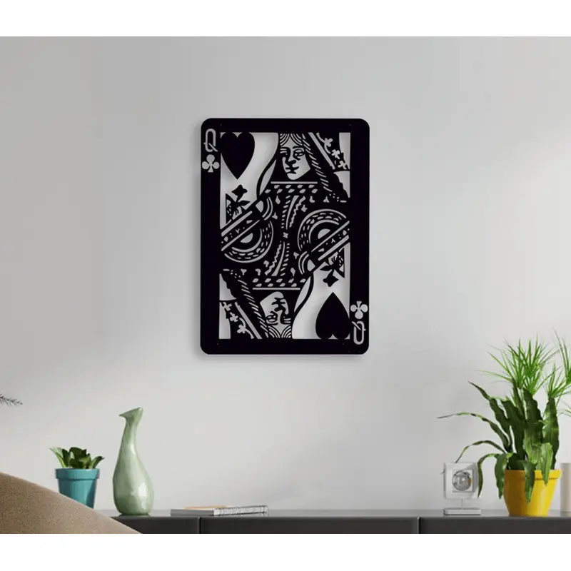 NR Dizayn | Queen of Hearts Metal Wall Art