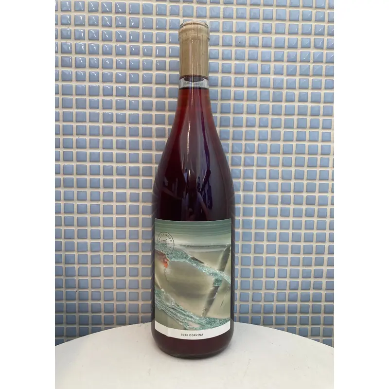 woods corvina siletto red wine 2020