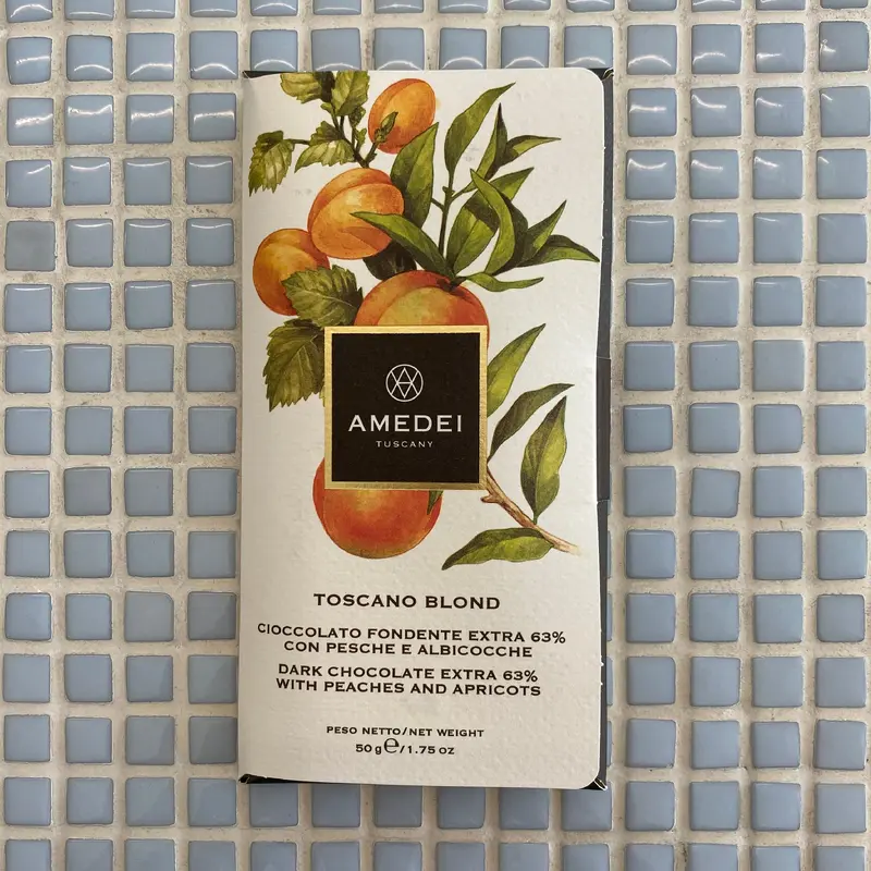 amedei toscano blond dark chocolate with peach and apricot